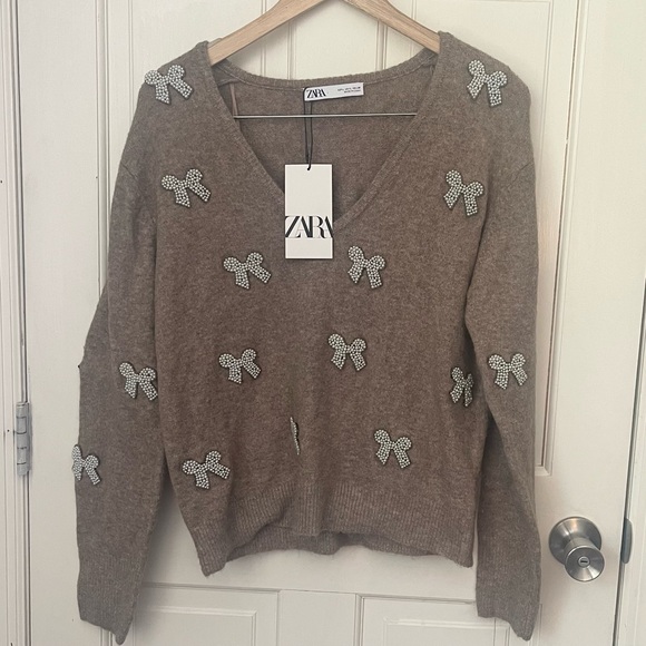 SOLD!!! Zara Pearl Ribbon Embellished Bow Sweater Large V-Neck Holiday Christmas - Picture 7 of 15
